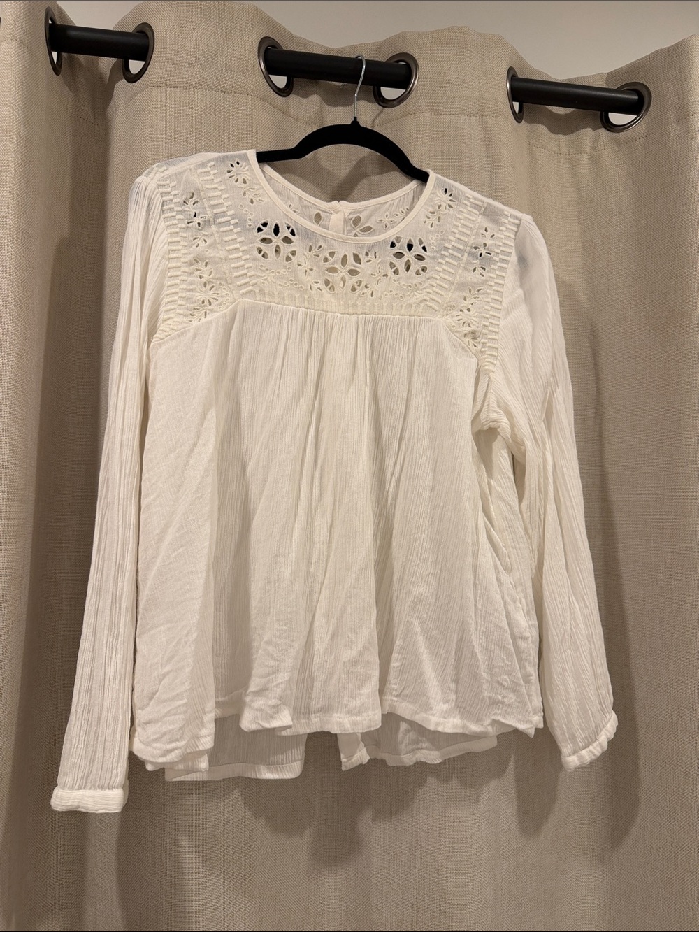 Women's White Embroidered Long-Sleeve Peasant Top